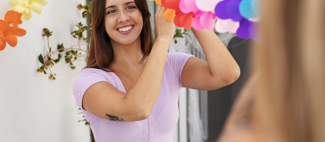 lifestyle-queer-couples-celebrating-birthday